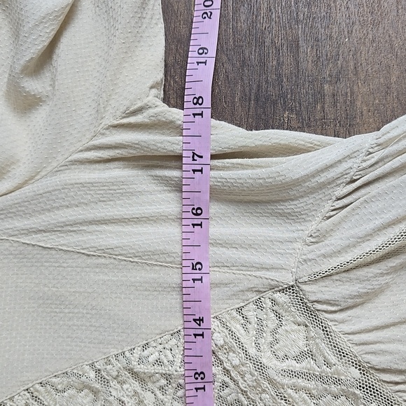 Free People Flowy Bell Sleeve Top - Size Medium - Picture 14 of 14